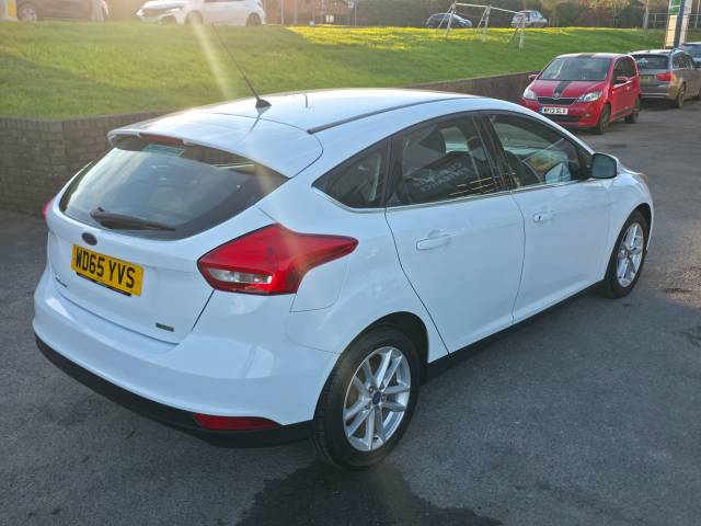 2015 Ford Focus 1.0T EcoBoost Zetec Hatchback 5dr Petrol Manual Euro 6 (125 ps)