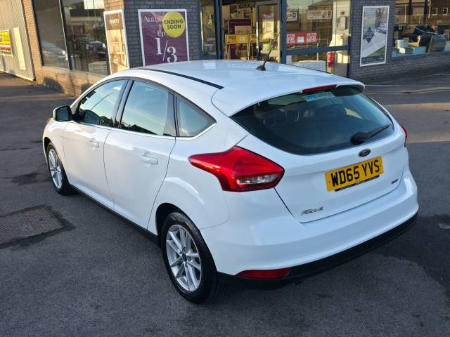 2015 Ford Focus 1.0T EcoBoost Zetec Hatchback 5dr Petrol Manual Euro 6 (125 ps)