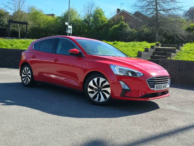 Ford Focus 1.0 EcoBoost 125 Zetec 5dr Hatchback Petrol Red
